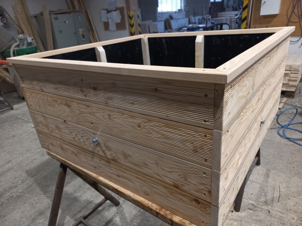 Vyvýšené záhony / MH dřevo obaly